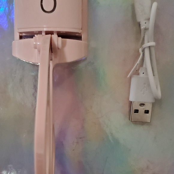 NEW! Heated Eyelash Curler. Portable / Rechargeable. Works Amazing!!! - Picture 6 of 6